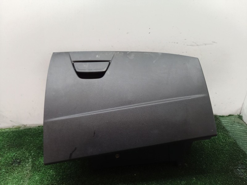 Recambio de guantera para ford focus iv sedán (hm) 1.0 ecoboost referencia OEM IAM 0020739402 0020739402 0020739402