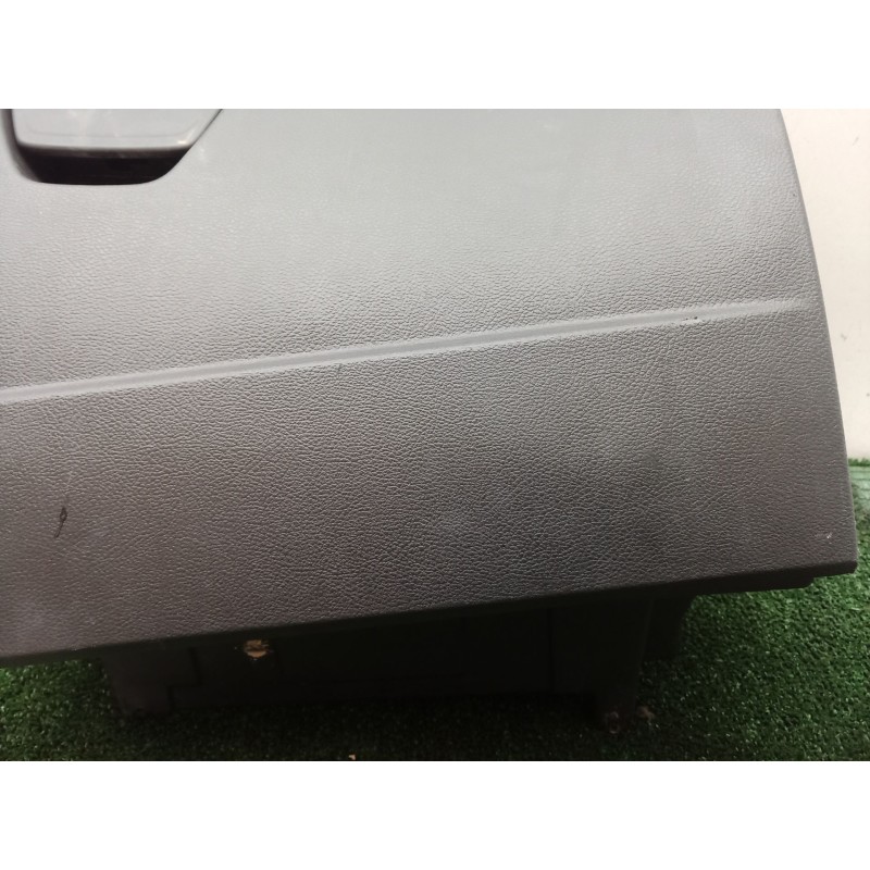 Recambio de guantera para ford focus iv sedán (hm) 1.0 ecoboost referencia OEM IAM 0020739402 0020739402 0020739402