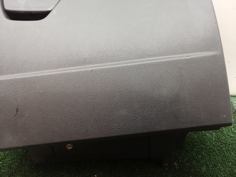 Recambio de guantera para ford focus iv sedán (hm) 1.0 ecoboost referencia OEM IAM 0020739402 0020739402 0020739402