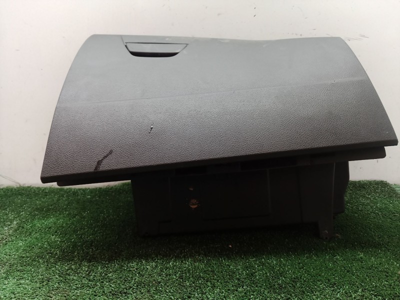 Recambio de guantera para ford focus iv sedán (hm) 1.0 ecoboost referencia OEM IAM 0020739402 0020739402 0020739402