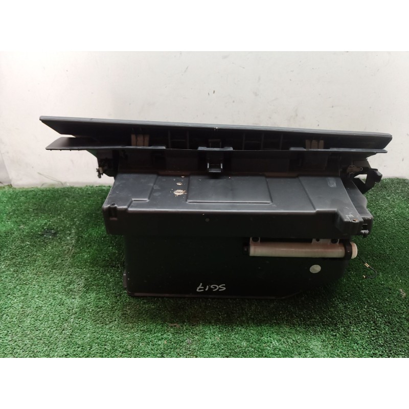 Recambio de guantera para ford focus iv sedán (hm) 1.0 ecoboost referencia OEM IAM 0020739402 0020739402 0020739402