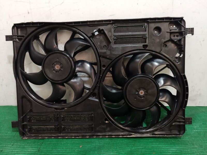 Recambio de electroventilador para ford kuga ii (dm2) 2.0 tdci referencia OEM IAM 3135103884 3135103884 3135103884