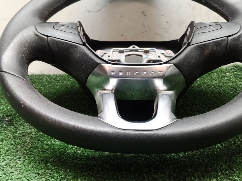 Recambio de volante para peugeot 208 i (ca_, cc_) 1.2 vti 82 referencia OEM IAM   