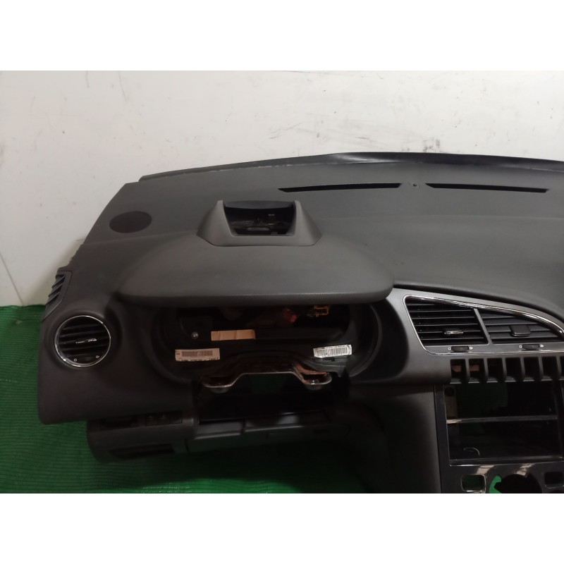 Recambio de salpicadero para peugeot 3008 van (0u_) hdi 150 (0urhem) referencia OEM IAM   