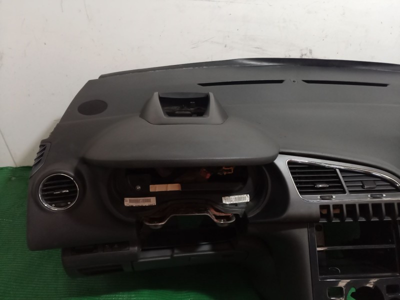 Recambio de salpicadero para peugeot 3008 van (0u_) hdi 150 (0urhem) referencia OEM IAM   