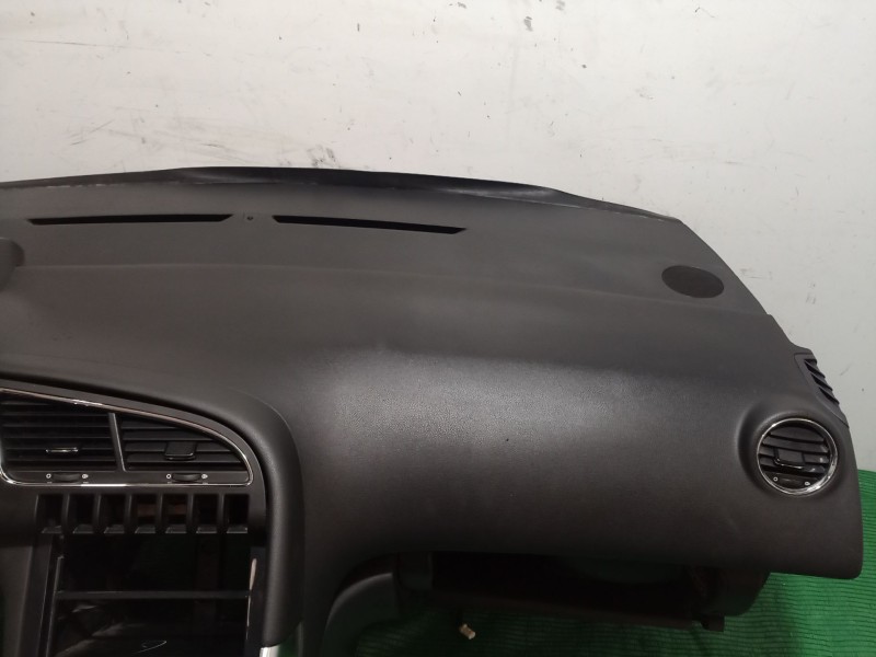 Recambio de salpicadero para peugeot 3008 van (0u_) hdi 150 (0urhem) referencia OEM IAM   