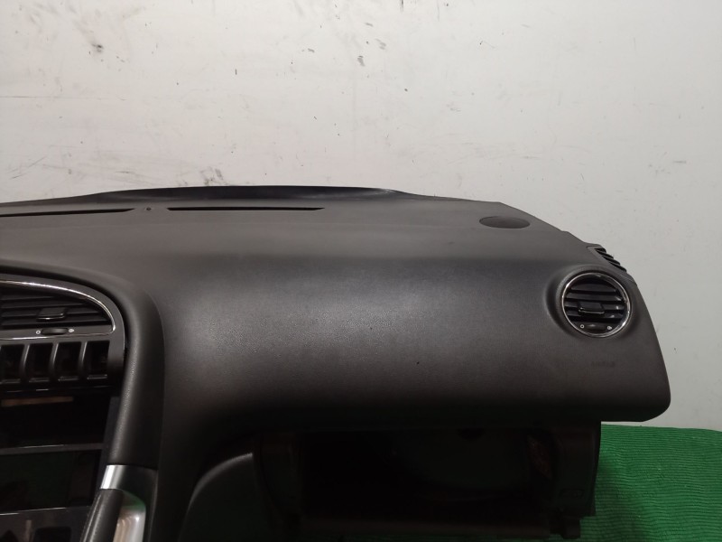 Recambio de salpicadero para peugeot 3008 van (0u_) hdi 150 (0urhem) referencia OEM IAM   