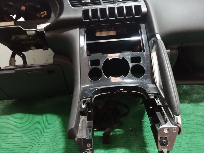 Recambio de salpicadero para peugeot 3008 van (0u_) hdi 150 (0urhem) referencia OEM IAM   