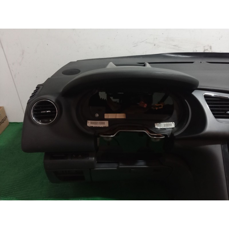 Recambio de salpicadero para peugeot 3008 van (0u_) hdi 150 (0urhem) referencia OEM IAM   