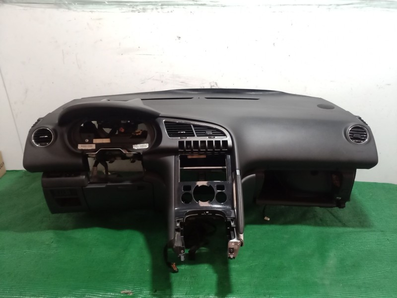 Recambio de salpicadero para peugeot 3008 van (0u_) hdi 150 (0urhem) referencia OEM IAM   