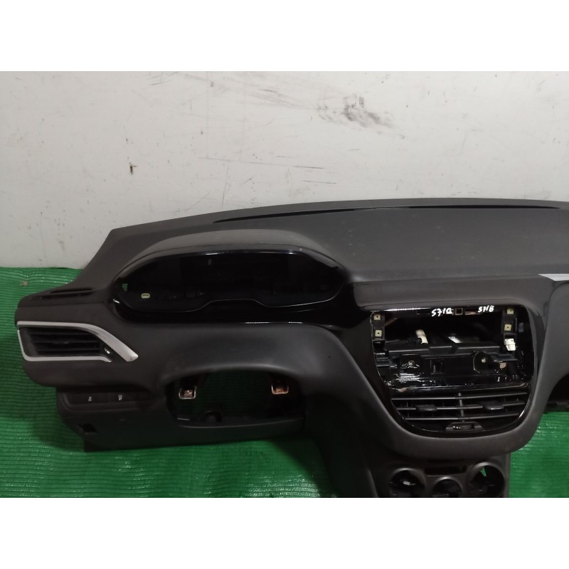 Recambio de salpicadero para peugeot 208 i (ca_, cc_) 1.2 vti 82 referencia OEM IAM   