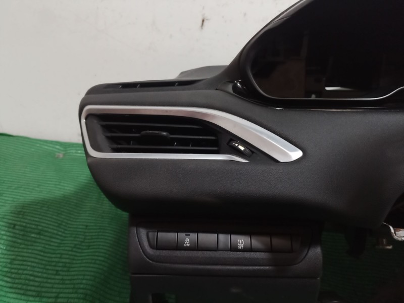Recambio de salpicadero para peugeot 208 i (ca_, cc_) 1.2 vti 82 referencia OEM IAM   