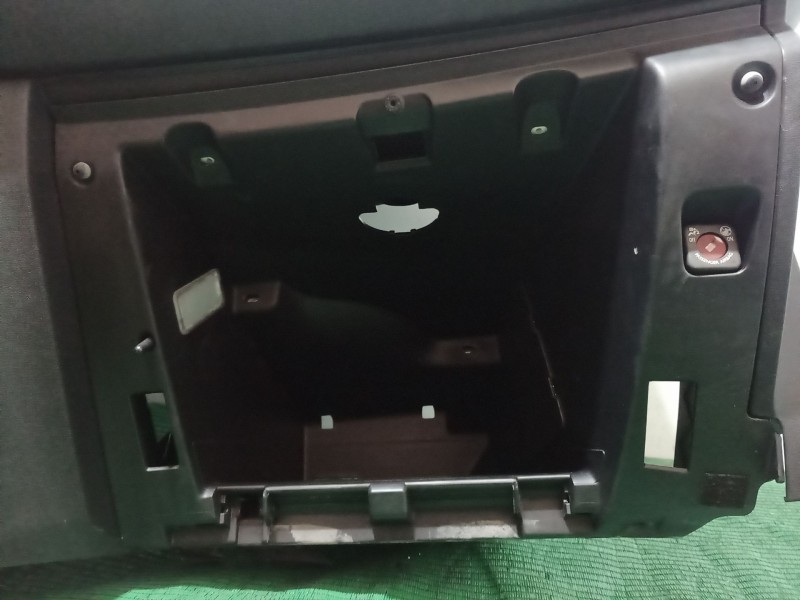 Recambio de salpicadero para peugeot 208 i (ca_, cc_) 1.2 vti 82 referencia OEM IAM   