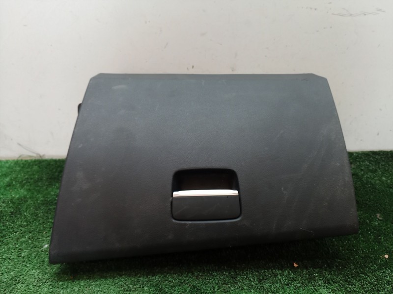 Recambio de guantera para mercedes-benz cla coupé (c117) cla 180 (117.342) referencia OEM IAM T0504551 T0504551 T0504551