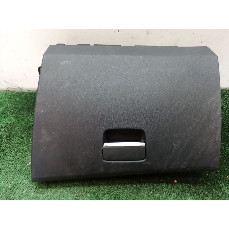 Recambio de guantera para mercedes-benz cla coupé (c117) cla 180 (117.342) referencia OEM IAM T0504551 T0504551 T0504551