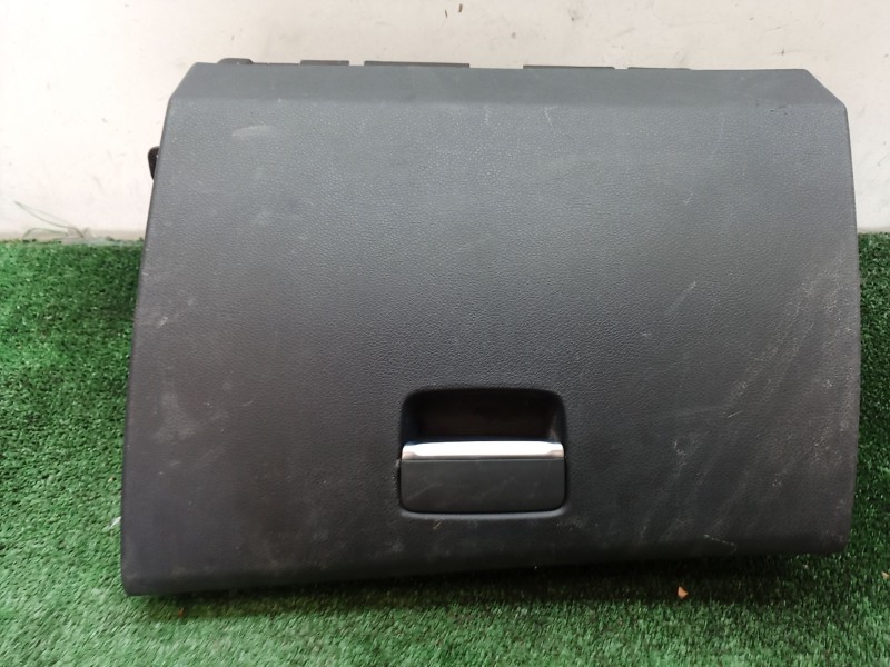 Recambio de guantera para mercedes-benz cla coupé (c117) cla 180 (117.342) referencia OEM IAM T0504551 T0504551 T0504551