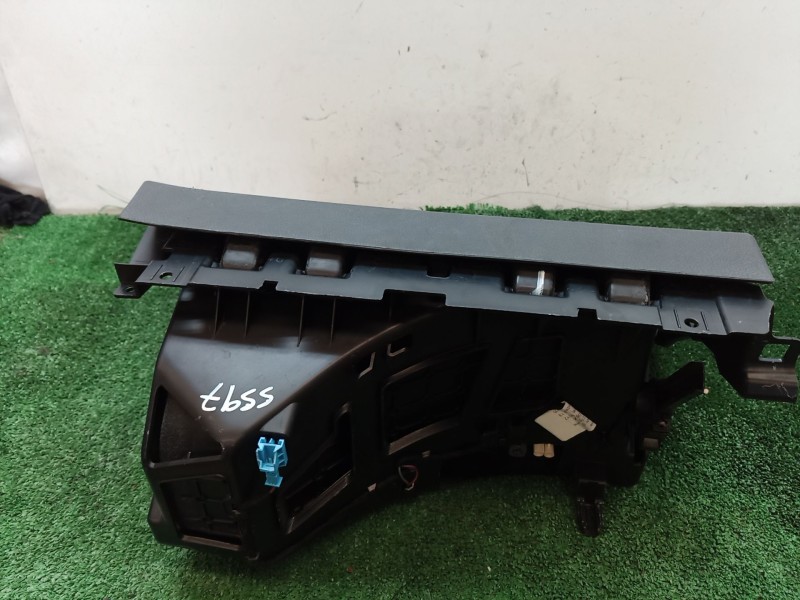 Recambio de guantera para mercedes-benz cla coupé (c117) cla 180 (117.342) referencia OEM IAM T0504551 T0504551 T0504551