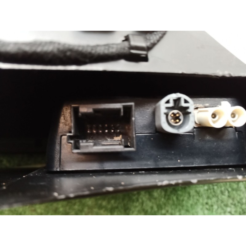 Recambio de guantera para mercedes-benz cla coupé (c117) cla 180 (117.342) referencia OEM IAM T0504551 T0504551 T0504551