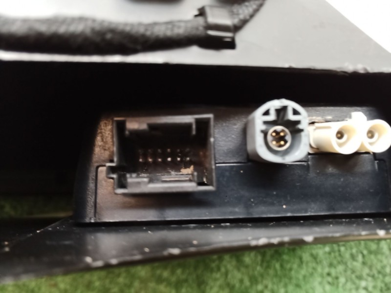 Recambio de guantera para mercedes-benz cla coupé (c117) cla 180 (117.342) referencia OEM IAM T0504551 T0504551 T0504551