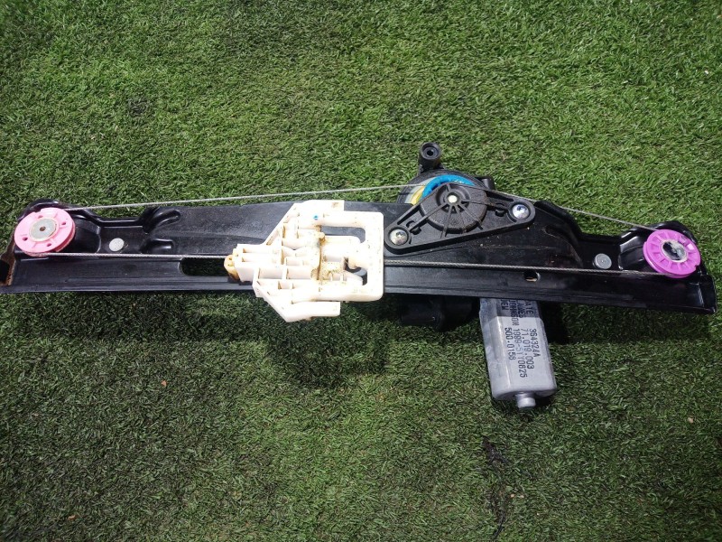 Recambio de elevalunas trasero izquierdo para mini mini (f55) cooper d referencia OEM IAM 71019003 71019003 71019003