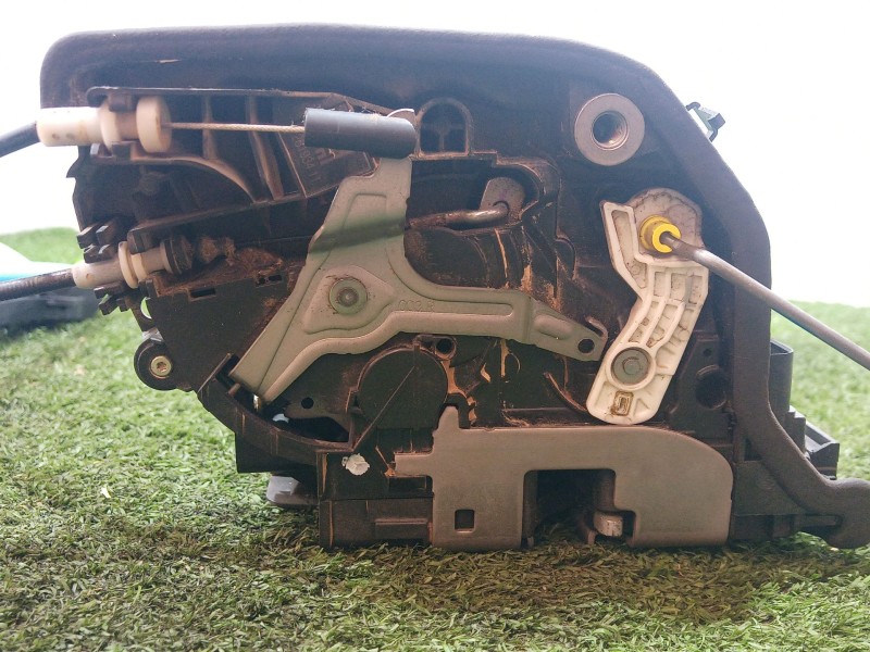 Recambio de cerradura puerta delantera derecha para mini mini (f55) cooper d referencia OEM IAM 18283810 18283810 7281934