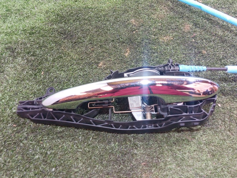 Recambio de cerradura puerta delantera derecha para mini mini (f55) cooper d referencia OEM IAM 18283810 18283810 7281934