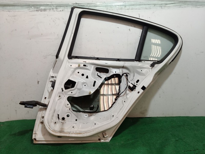 Recambio de puerta trasera derecha para bmw 1 (e87) 118 d referencia OEM IAM   