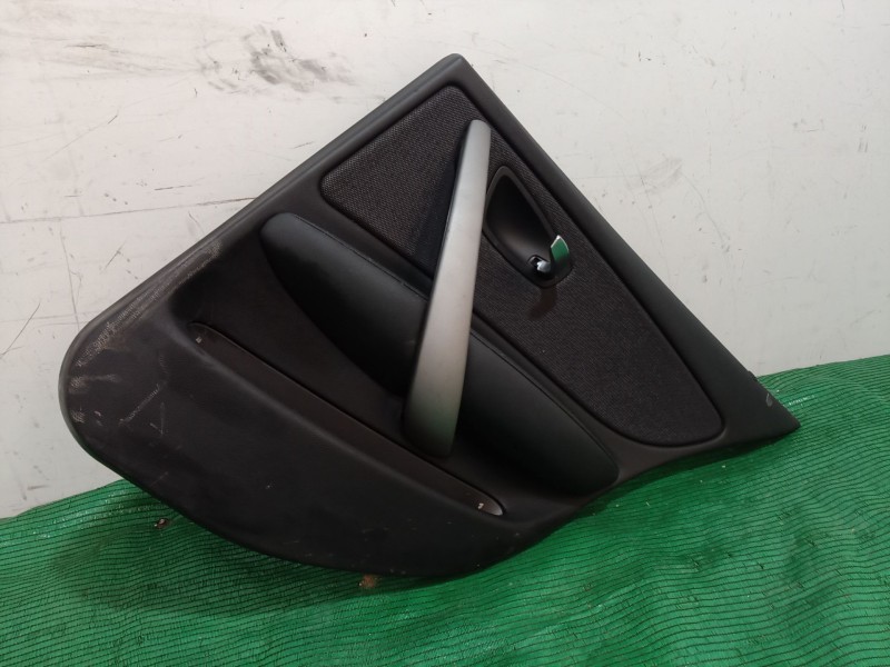 Recambio de guarnecido puerta trasera derecha para bmw 1 (e87) 118 d referencia OEM IAM 51416975310 51416975310 51416975310