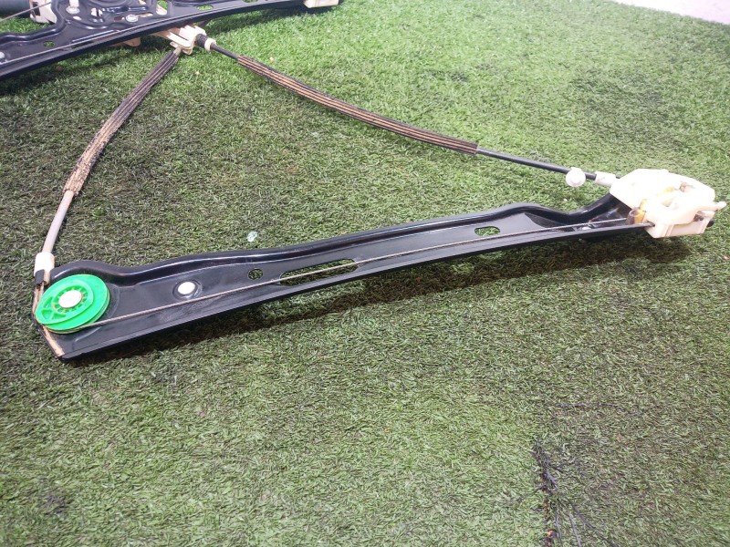 Recambio de elevalunas delantero izquierdo para bmw 1 (e87) 118 d referencia OEM IAM 7067795 7067795 7067795