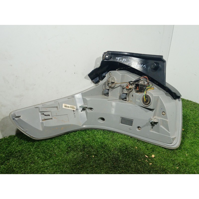 Recambio de piloto trasero derecho para ssangyong tivoli grand 1.5 t-gdi referencia OEM IAM   