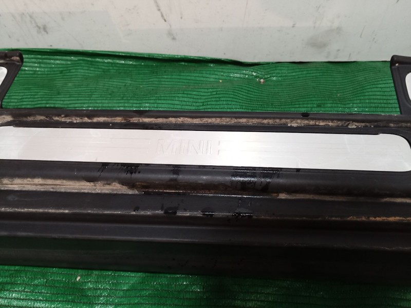 Recambio de faldon lateral para mini mini (f55) cooper d referencia OEM IAM 51777315524 51777315524 51777315524