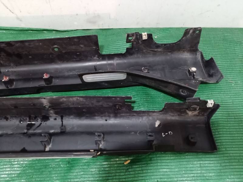 Recambio de faldon lateral para mini mini (f55) cooper d referencia OEM IAM 51777315524 51777315524 51777315524