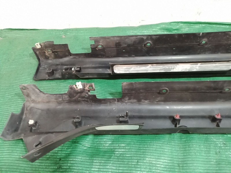 Recambio de faldon lateral para mini mini (f55) cooper d referencia OEM IAM 51777315524 51777315524 51777315524