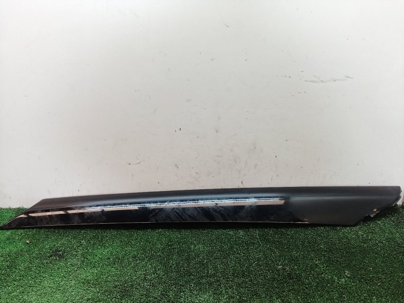 Recambio de molduras delanteras para ssangyong tivoli grand 1.5 t-gdi referencia OEM IAM 7922035010 7922035010 7922035010