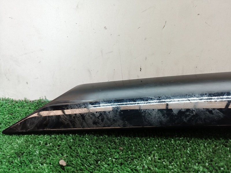 Recambio de molduras delanteras para ssangyong tivoli grand 1.5 t-gdi referencia OEM IAM 7922035010 7922035010 7922035010