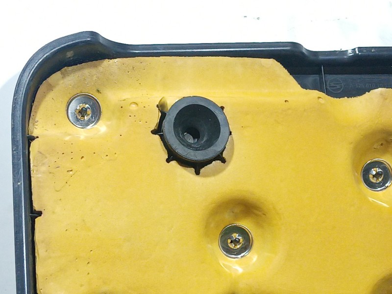 Recambio de tapa motor para ssangyong tivoli grand 1.5 t-gdi referencia OEM IAM A1750101014 A1750101014 A1750101014