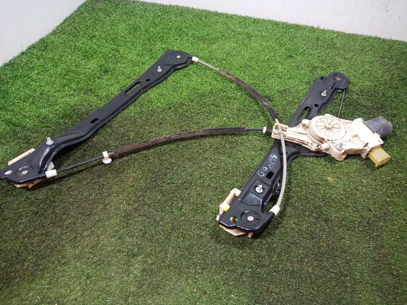 Recambio de elevalunas delantero derecho para bmw 1 (e87) 118 d referencia OEM IAM 7067796 7067796 7138466