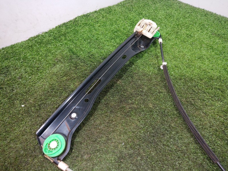 Recambio de elevalunas delantero derecho para bmw 1 (e87) 118 d referencia OEM IAM 7067796 7067796 7138466