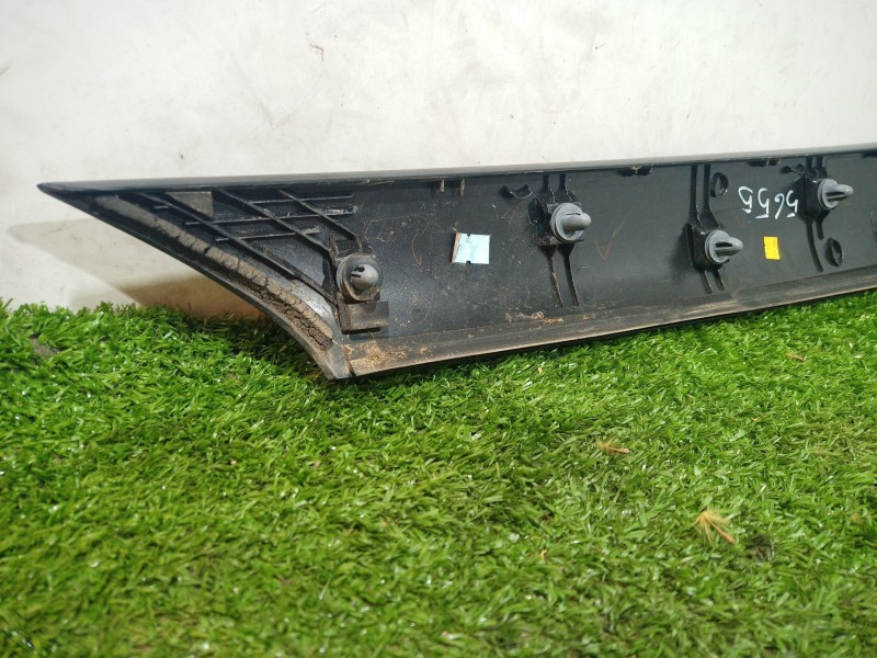 Recambio de molduras delanteras para ssangyong tivoli 1.6 referencia OEM IAM 7922035010 7922035010 7922035010