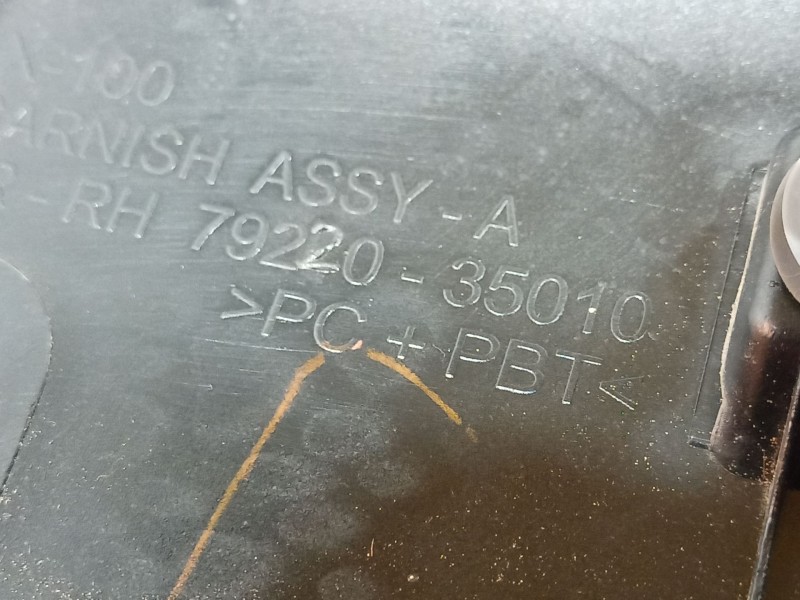 Recambio de molduras delanteras para ssangyong tivoli 1.6 referencia OEM IAM 7922035010 7922035010 7922035010