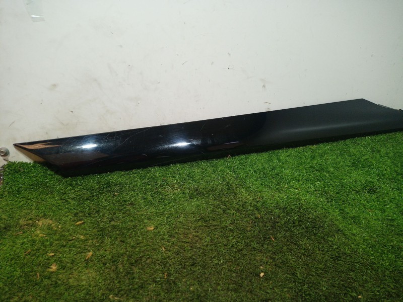 Recambio de molduras delanteras para ssangyong tivoli 1.6 referencia OEM IAM   