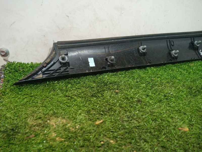 Recambio de molduras delanteras para ssangyong tivoli 1.6 referencia OEM IAM   