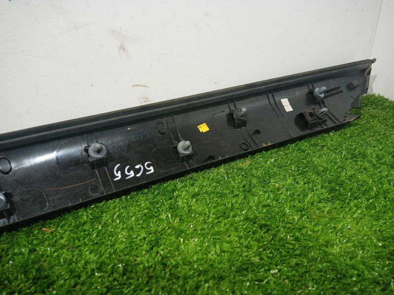 Recambio de molduras delanteras para ssangyong tivoli 1.6 referencia OEM IAM   