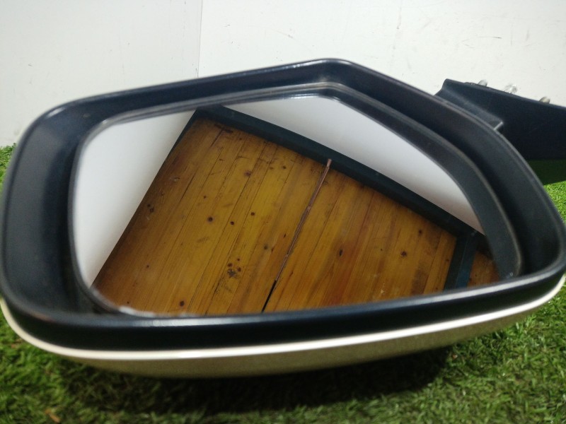 Recambio de retrovisor derecho para ssangyong tivoli 1.6 referencia OEM IAM   