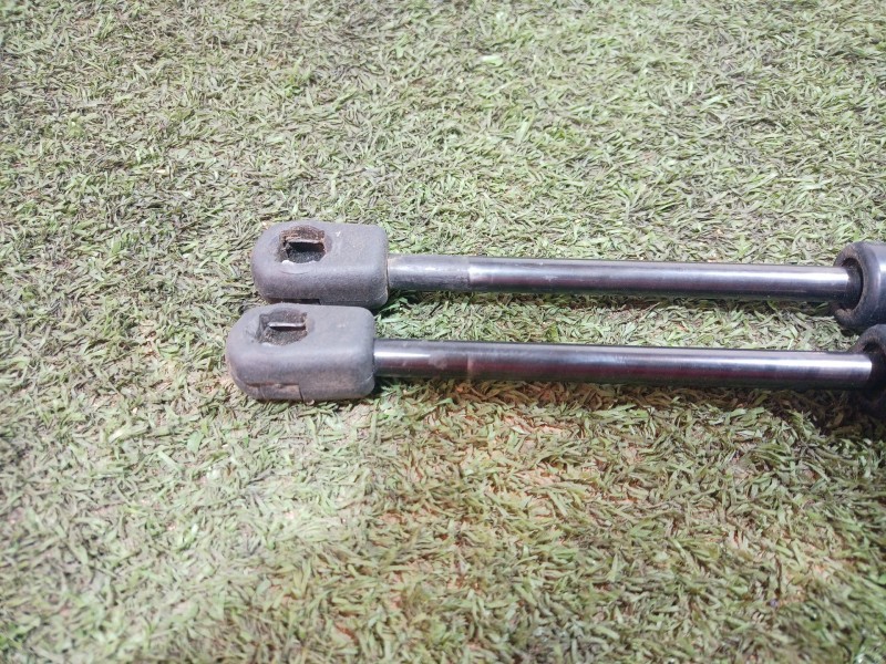 Recambio de amortiguadores capo para bmw x3 (f25) xdrive 20 d referencia OEM IAM 51233400352 51233400352 51233400352