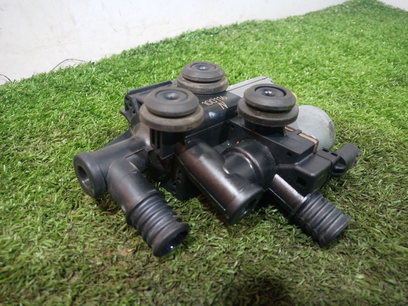 Recambio de valvula intercambio de calefaccion para bmw x3 (f25) xdrive 20 d referencia OEM IAM 64118369807 64118369807 11474121