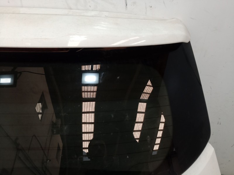 Recambio de porton trasero para ssangyong tivoli 1.6 referencia OEM IAM   
