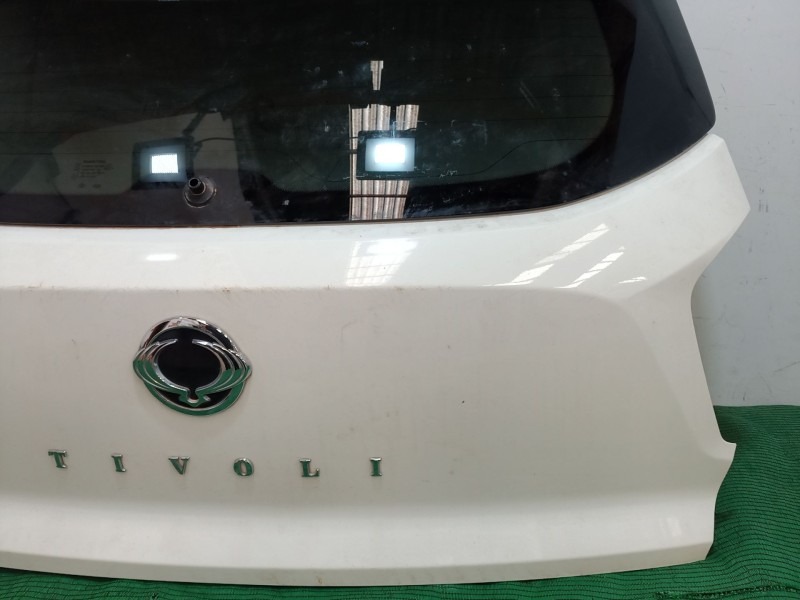 Recambio de porton trasero para ssangyong tivoli 1.6 referencia OEM IAM   