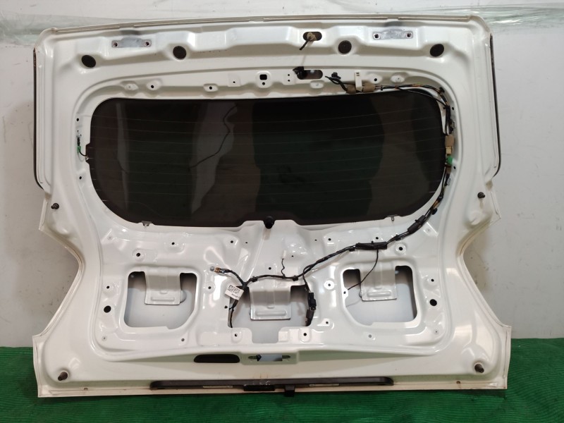 Recambio de porton trasero para ssangyong tivoli 1.6 referencia OEM IAM   