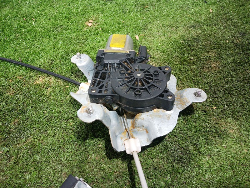 Recambio de elevalunas delantero izquierdo para ssangyong tivoli grand 1.5 t-gdi referencia OEM IAM   